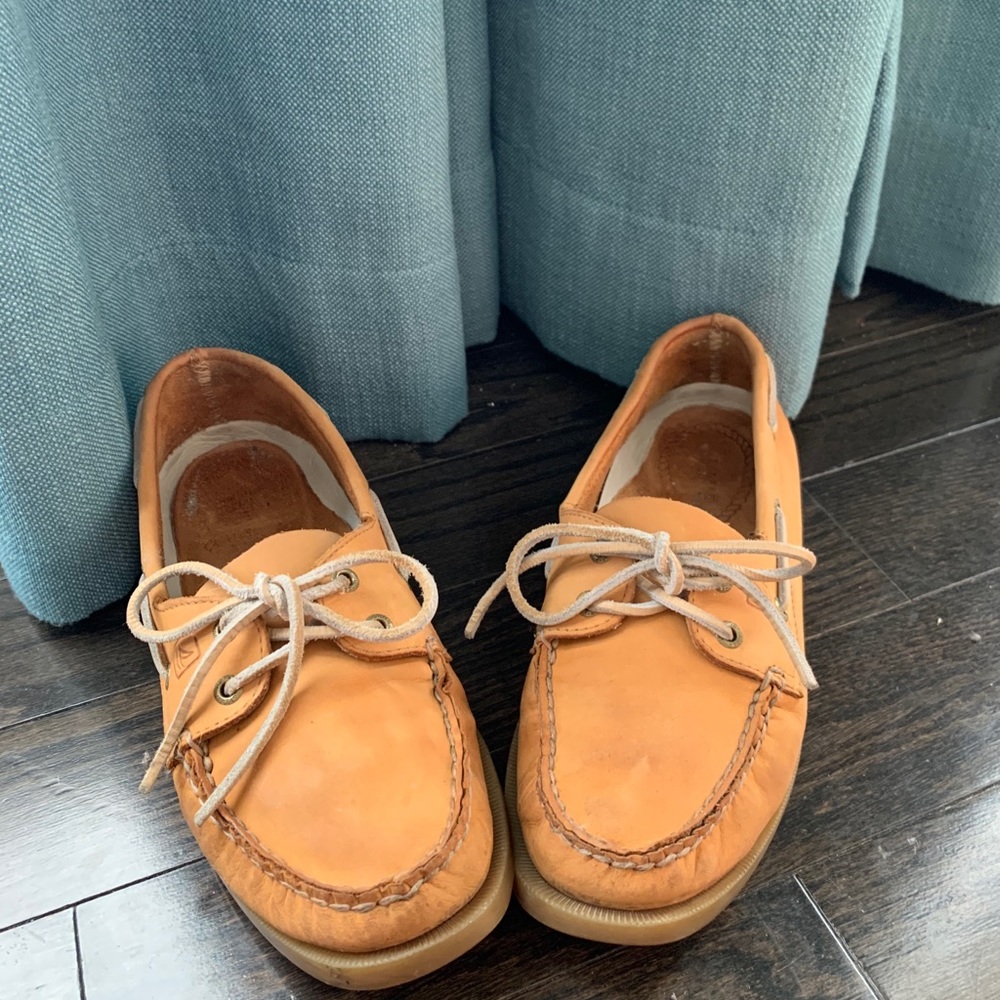 Sperry Women's Light Tan Leather Boat Shoes